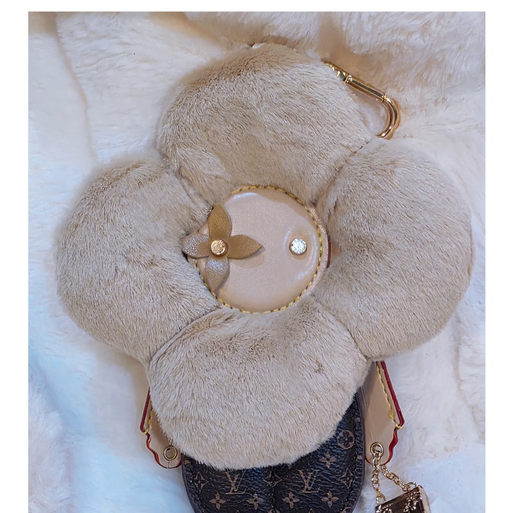 Luxurious Plush Beige Flower-Shaped Women's Bag Charm